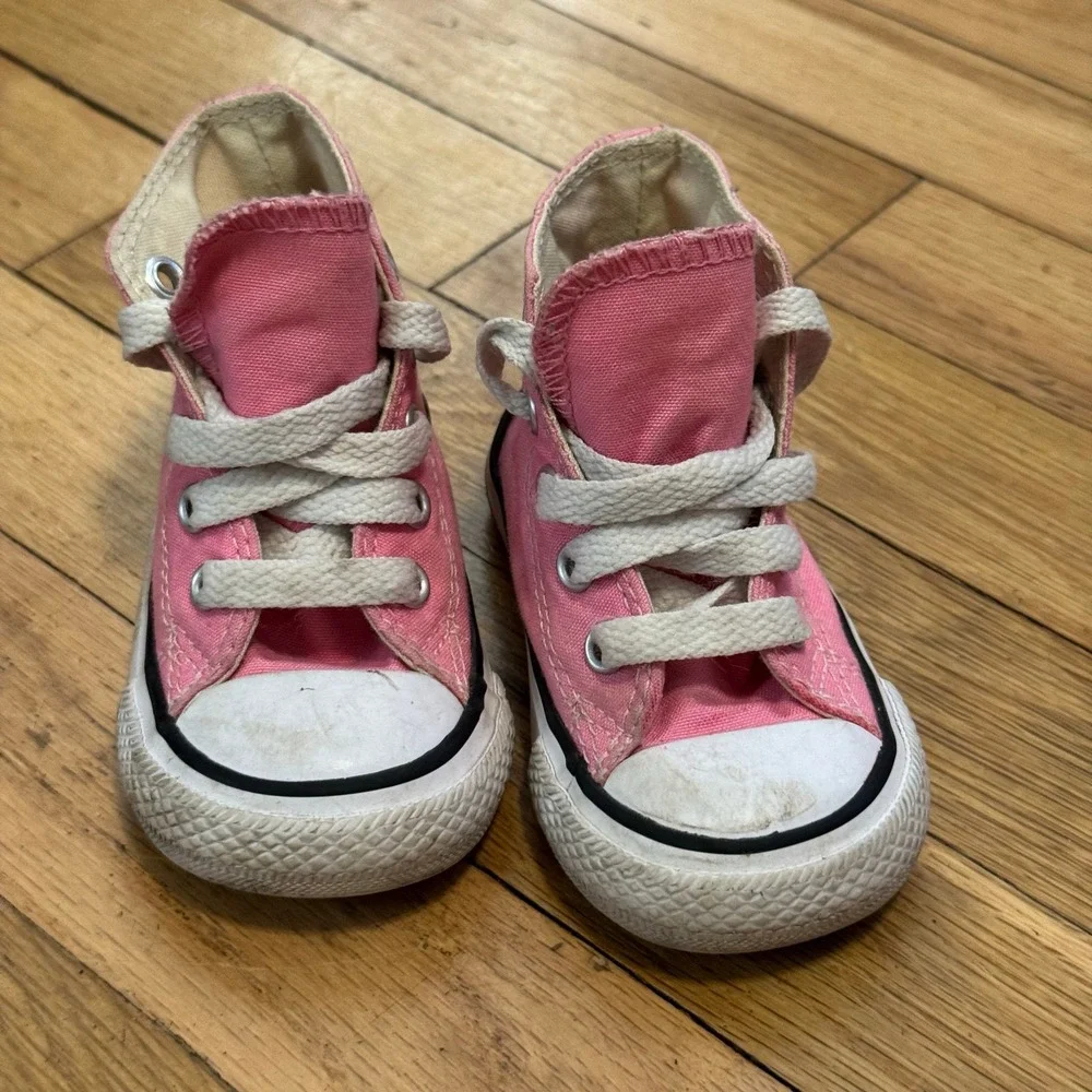 Converse Chuck Taylor‎ All Star Toddler Pink High Top Sneakers Shoes US 4